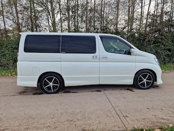 Used Nissan Elgrand 2021 for sale - 76694122: Photo