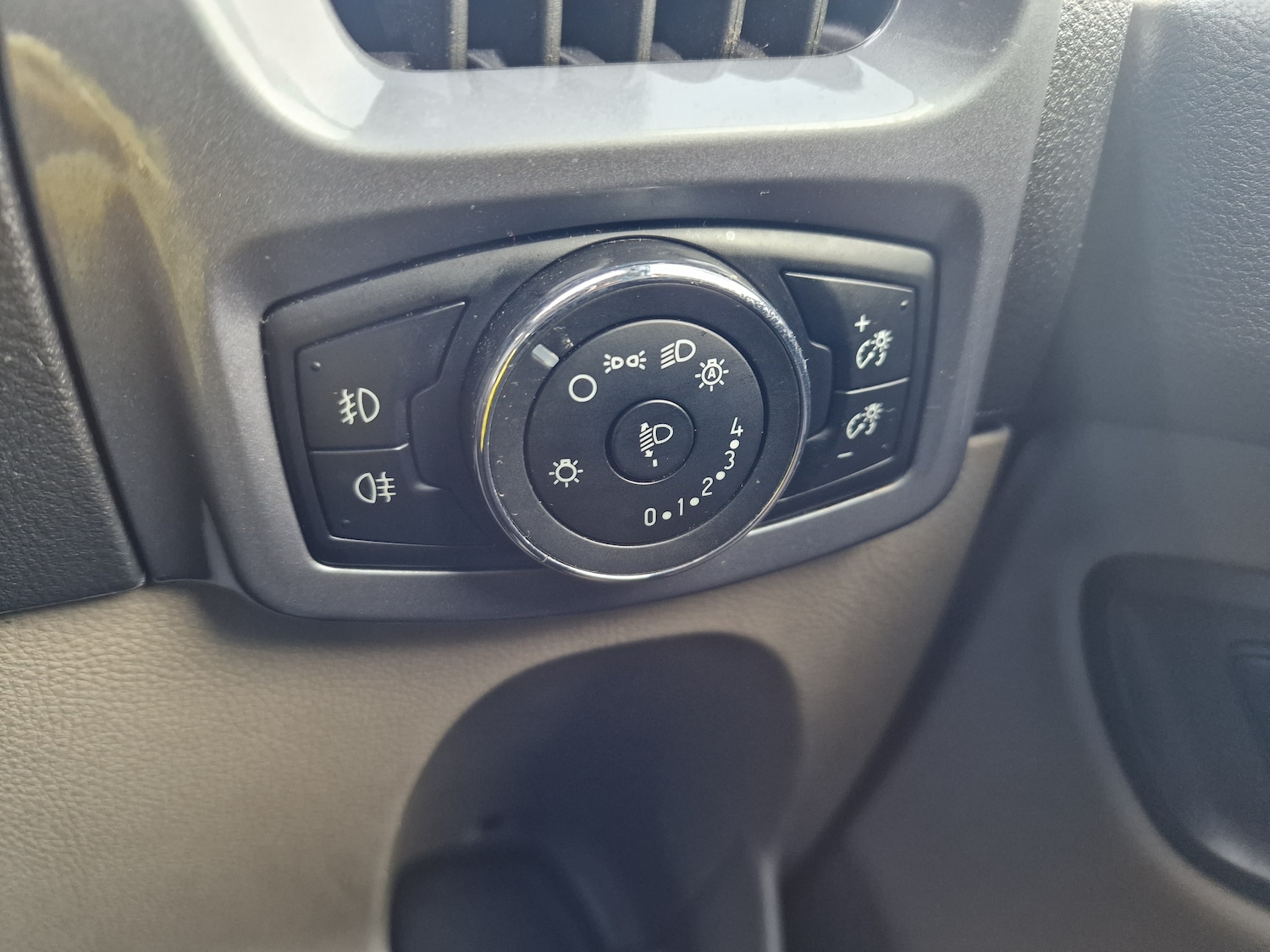 Used Ford Tourneo Custom 2016 for sale - 77210321: Photo 25