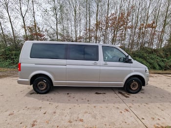 Used Volkswagen Transporter Shuttle 2010 for sale - 79739751: Photo