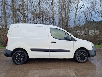 Used Peugeot Partner 2017 for sale - 77571173: Photo