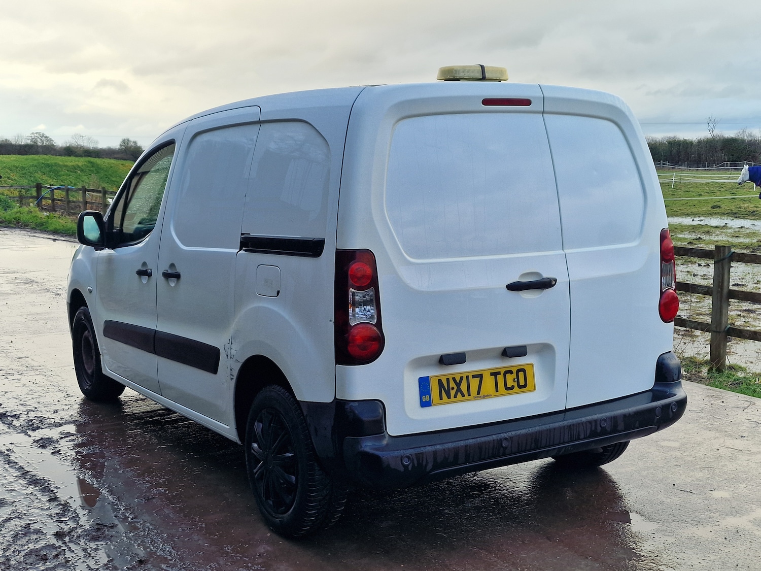 Used Peugeot Partner 2017 for sale - 77571173: Photo 8