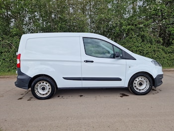 Used Ford Transit Courier 2017 for sale - 78600047: Photo