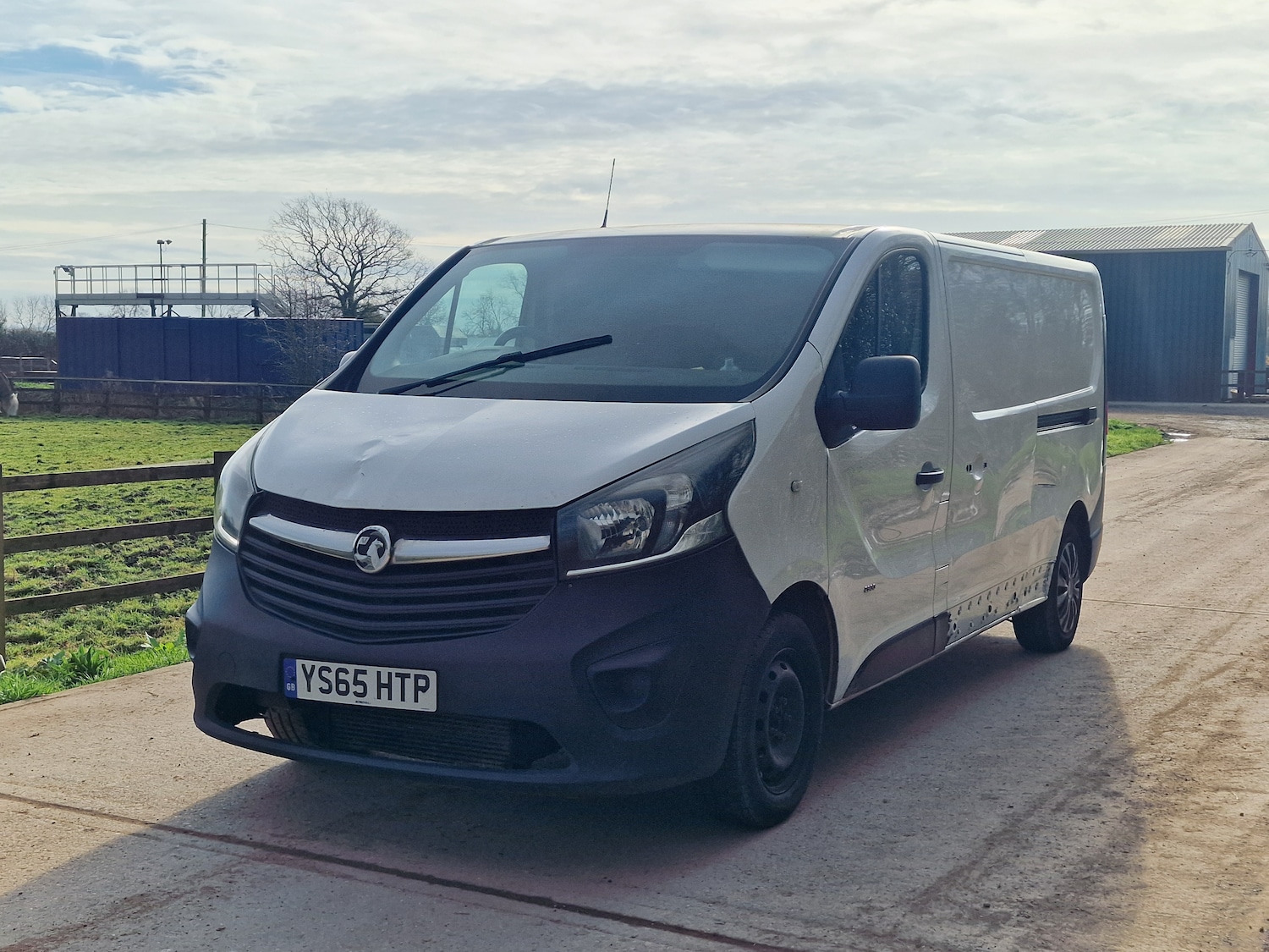 Used Vauxhall Vivaro 2015 for sale - 77845439: Photo 3