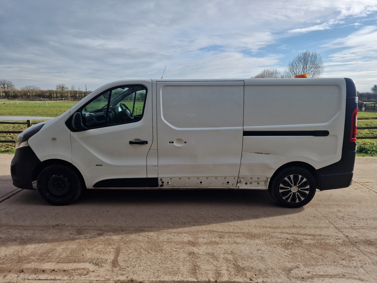 Used Vauxhall Vivaro 2015 for sale - 77845439: Photo 9