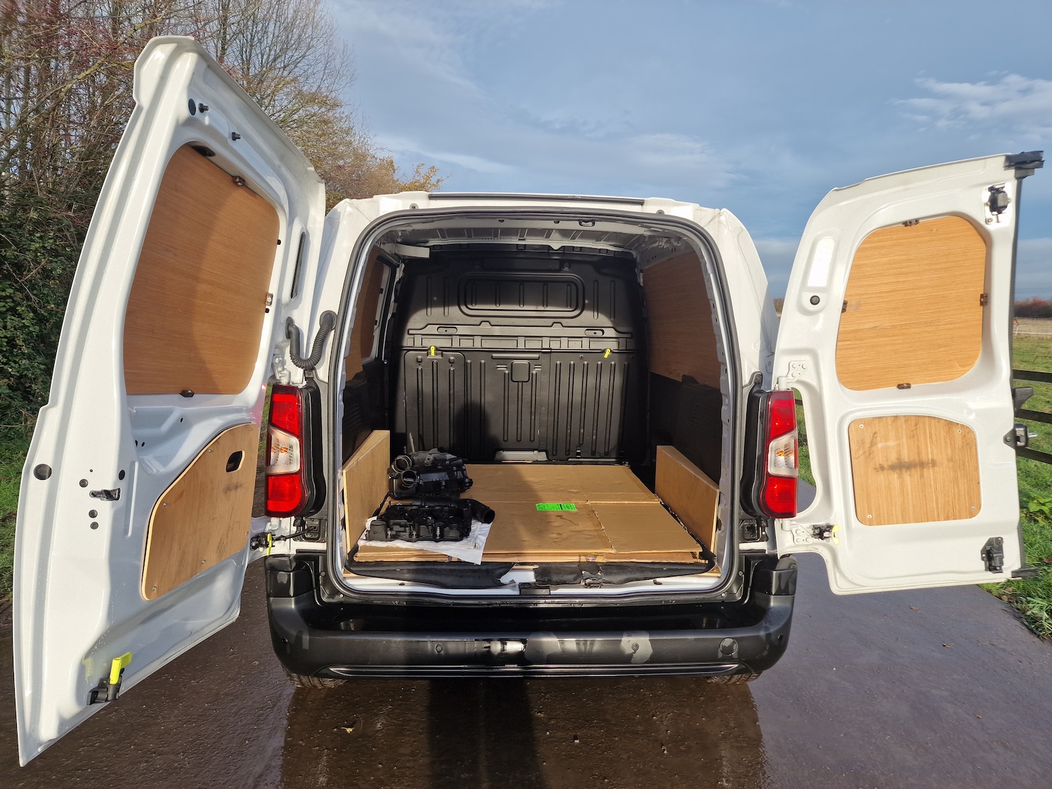 Used Peugeot Partner 2023 for sale - 76763349: Photo 8