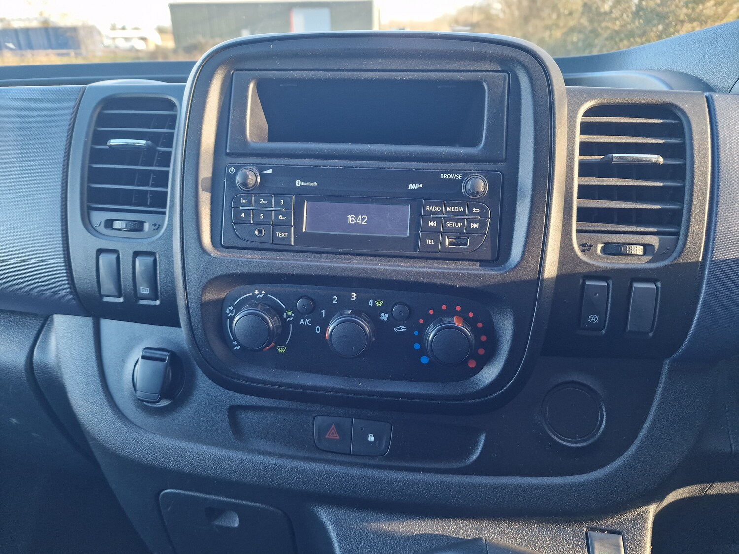 Used Vauxhall Vivaro 2017 for sale - 77878782: Photo 18