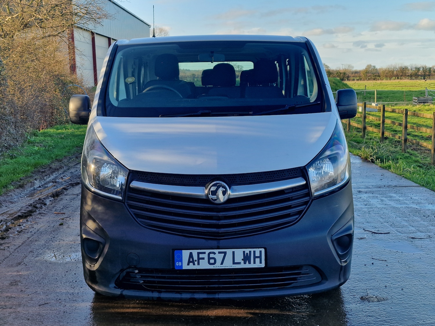 Used Vauxhall Vivaro 2017 for sale - 77878782: Photo 2