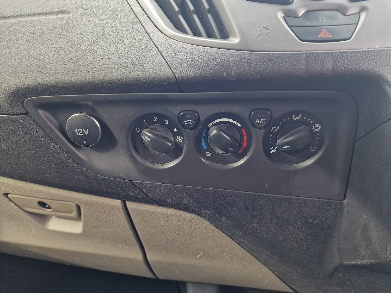 Used Ford Tourneo Custom 2015 for sale - 77988899: Photo 22