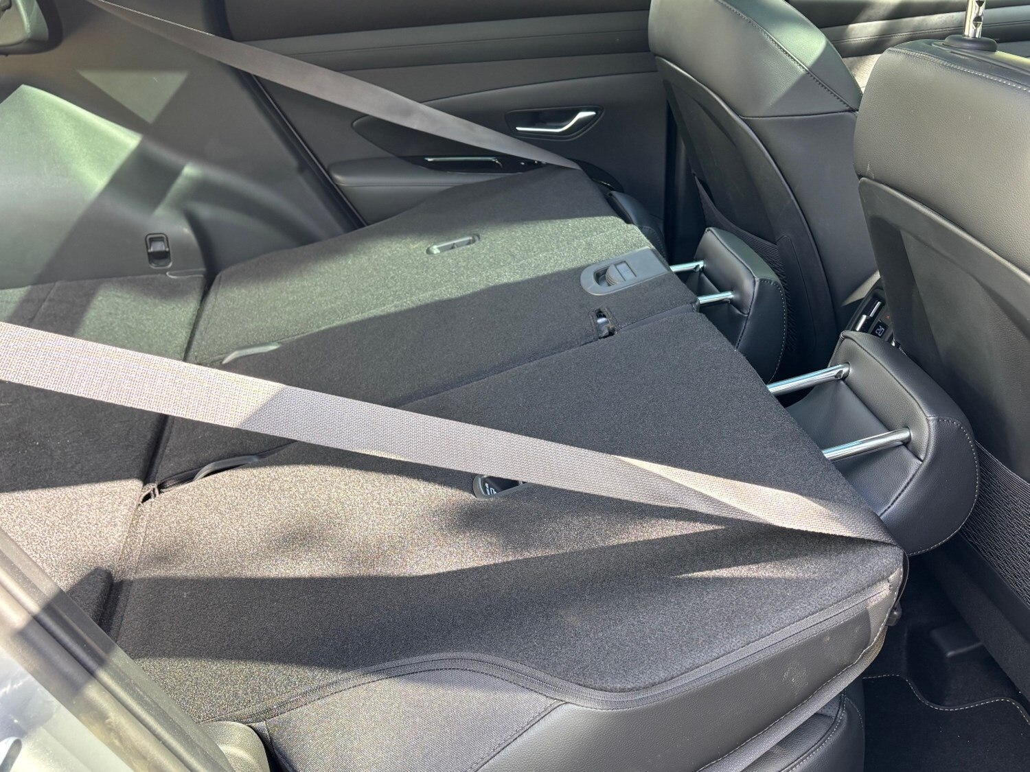 2025 Hyundai TUCSON 1.6T Hybrid Ultimate 5dr Auto Estate Hybrid Automatic - Picture 16 of 24