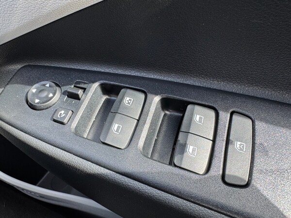 Used Hyundai i10 2024 for sale - 75354631: Photo 39