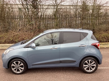 Used Hyundai i10 2019 for sale - 77791126: Photo