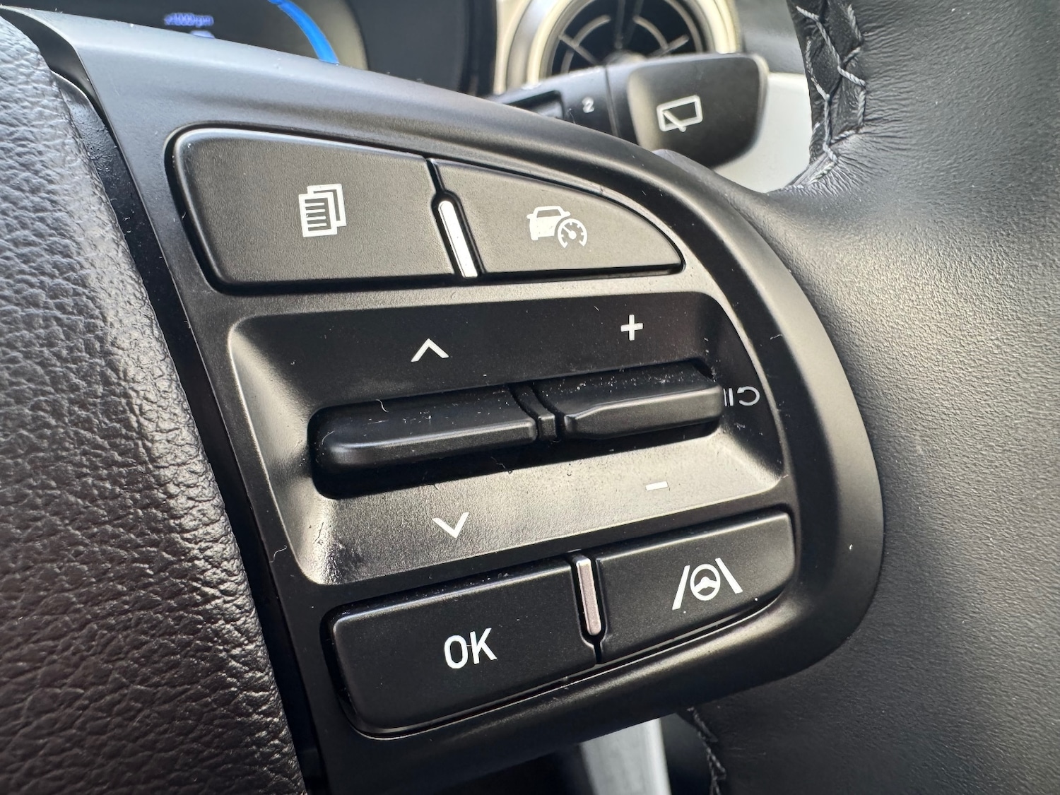 Used Hyundai i10 2024 for sale - 77031540: Photo 38