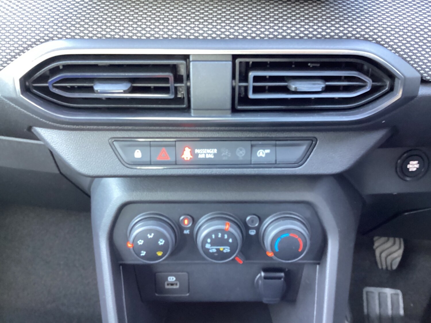 Used Dacia Sandero 2022 for sale - 77771175: Photo 31