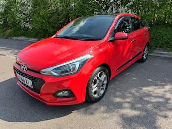 Used Hyundai i20 2018 for sale - 76332110: Photo