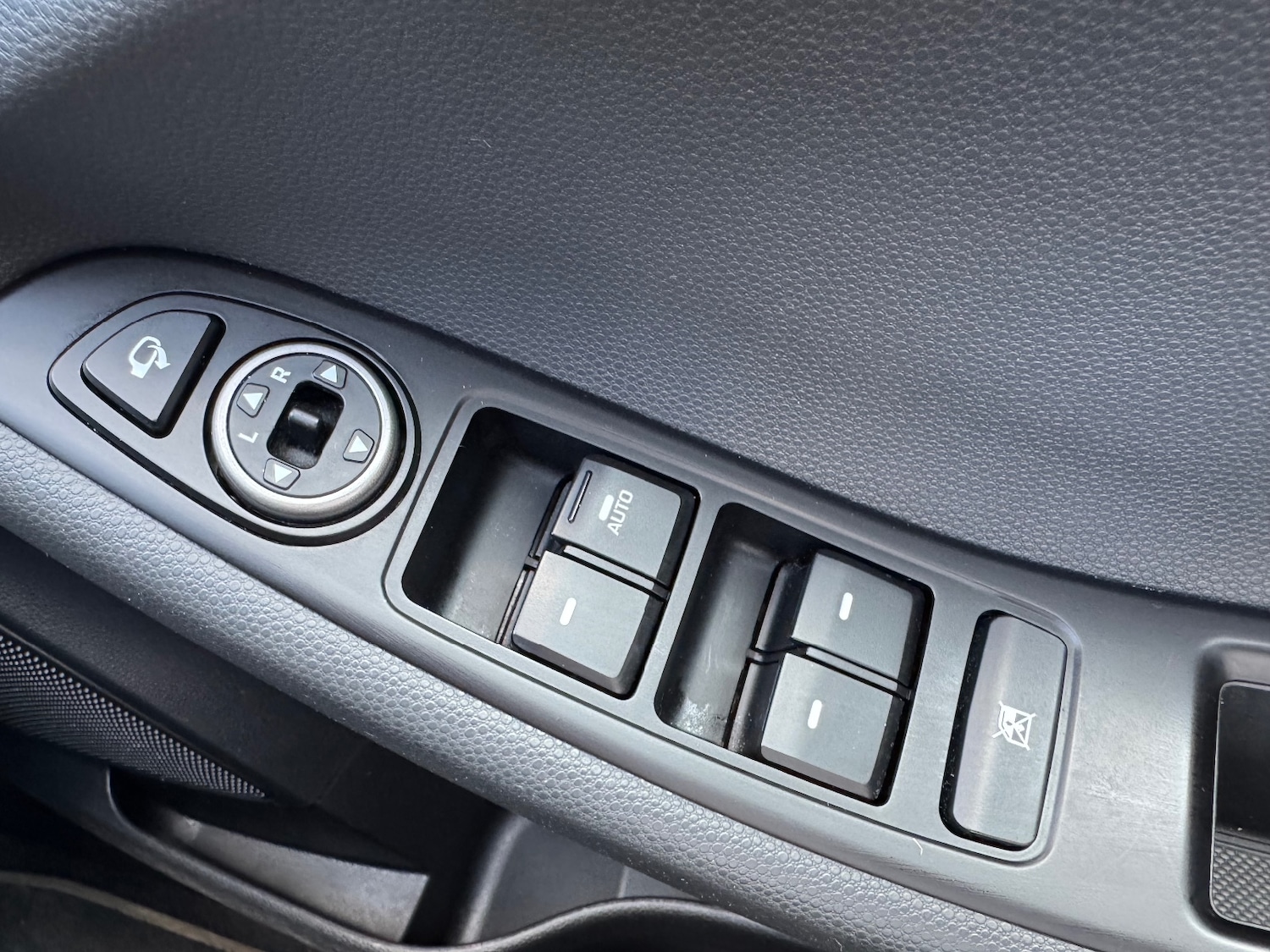Used Hyundai i20 2018 for sale - 76332110: Photo 40