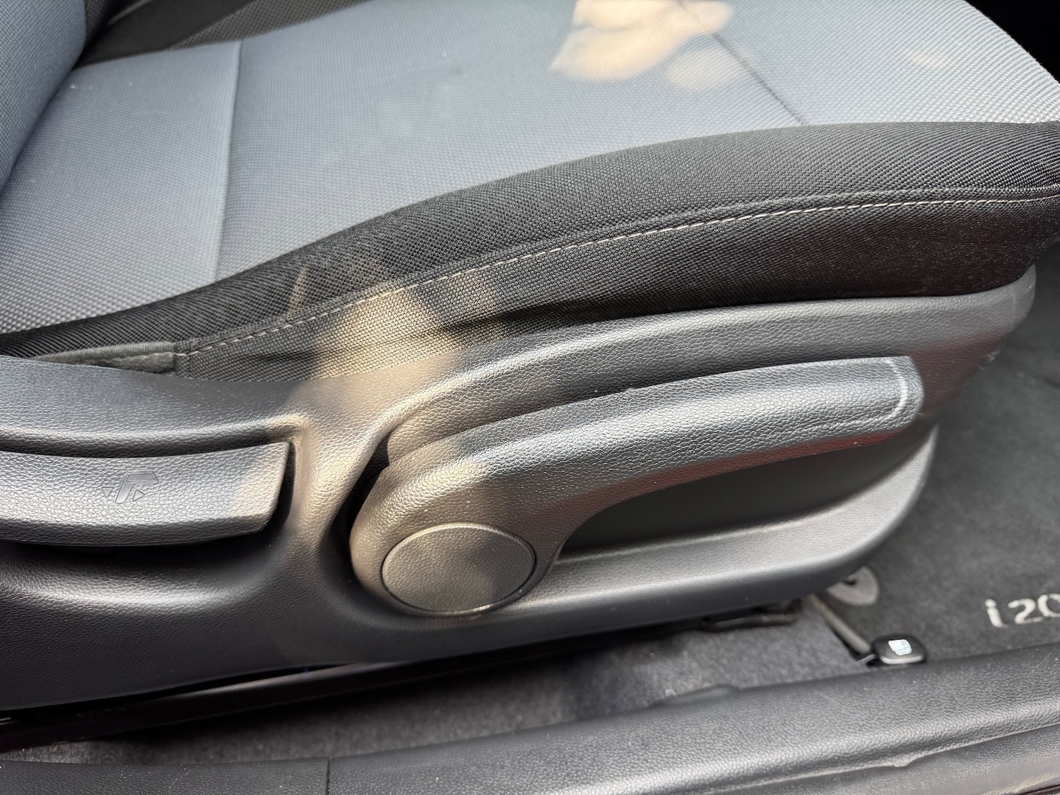 Used Hyundai i20 2018 for sale - 76447318: Photo 25