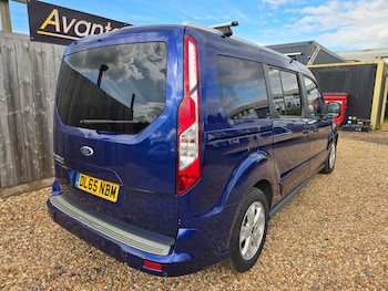 Used Ford Grand Tourneo Connect 2015 for sale - 79447206: Photo