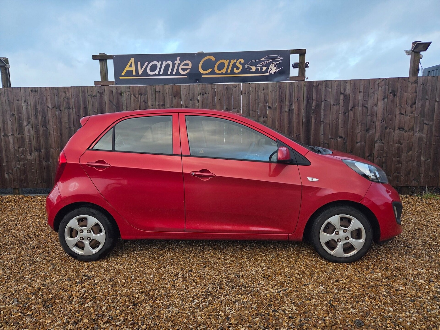 Used Kia Picanto 2013 for sale - 76542940: Photo 2