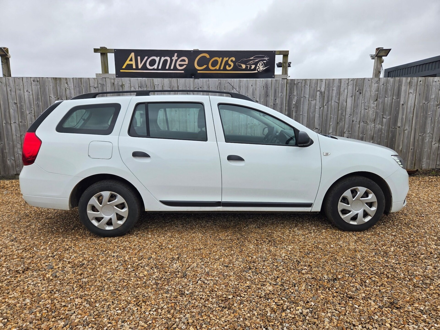 Used Dacia Logan MCV 2017 for sale - 78001605: Photo 2