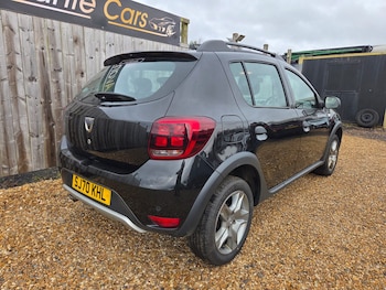 Used Dacia Sandero Stepway 2020 for sale - 76819800: Photo