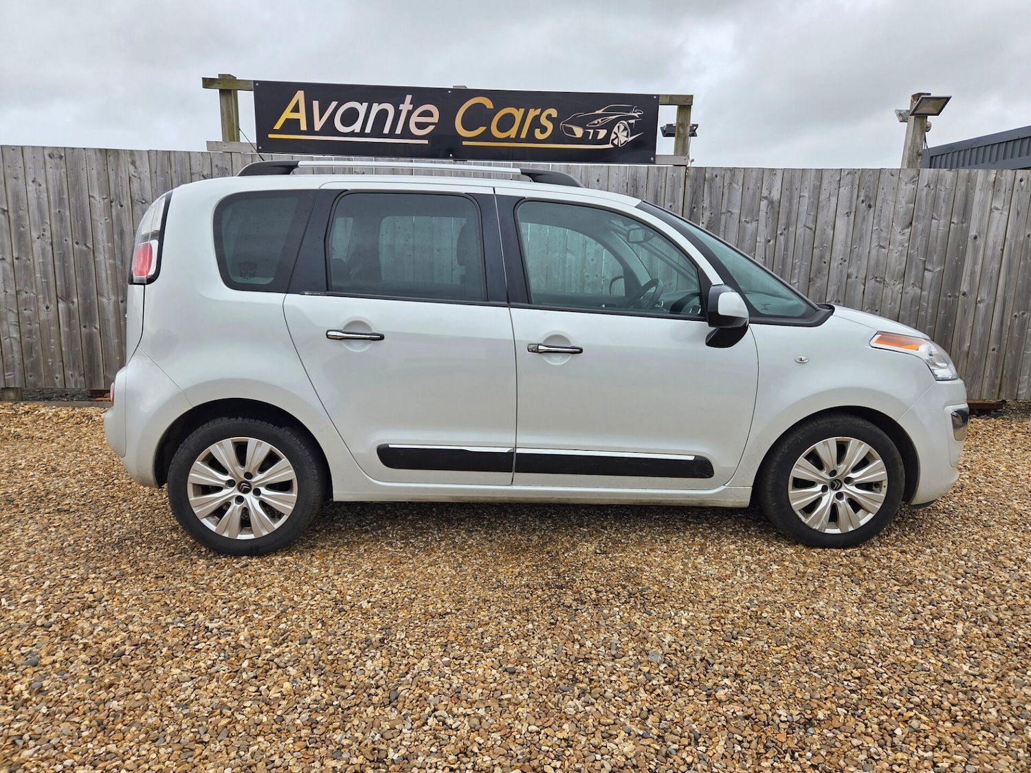 Used Citroen C3 Picasso 2013 for sale - 78001644: Photo 2