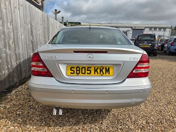 Used Mercedes-Benz C-Class 2005 for sale - 76037315: Photo