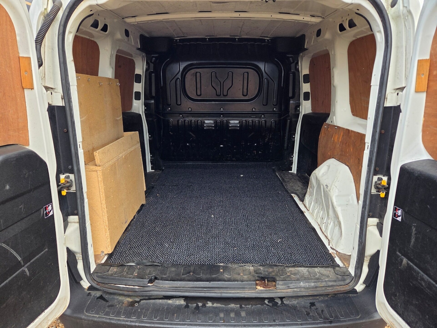 Used Vauxhall Combo 2015 for sale - 77260976: Photo 13