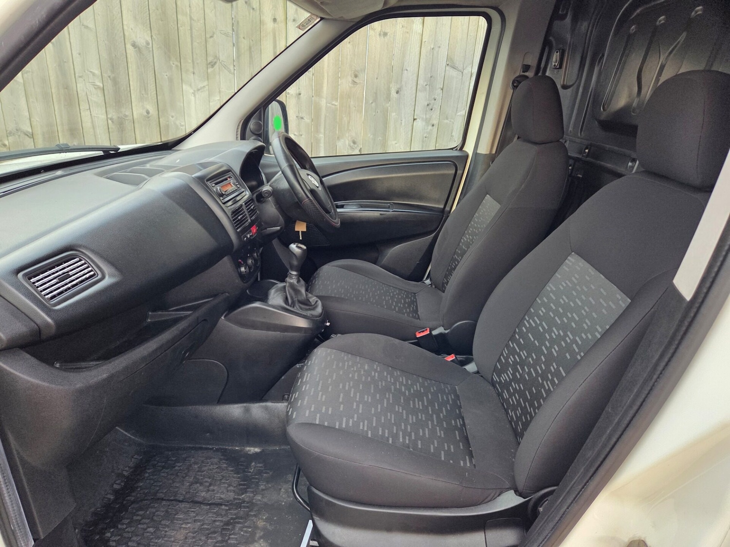 Used Vauxhall Combo 2015 for sale - 77260976: Photo 16