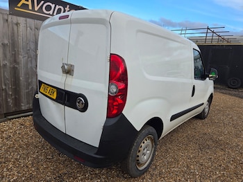 Used Vauxhall Combo 2015 for sale - 77260976: Photo