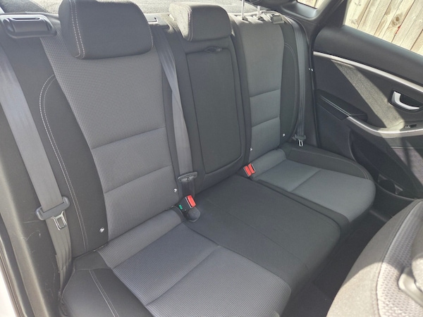 Used Hyundai i30 2015 for sale - 76037321: Photo 20