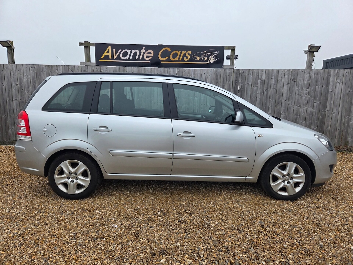 Used Vauxhall Zafira 2014 for sale - 76232932: Photo 2