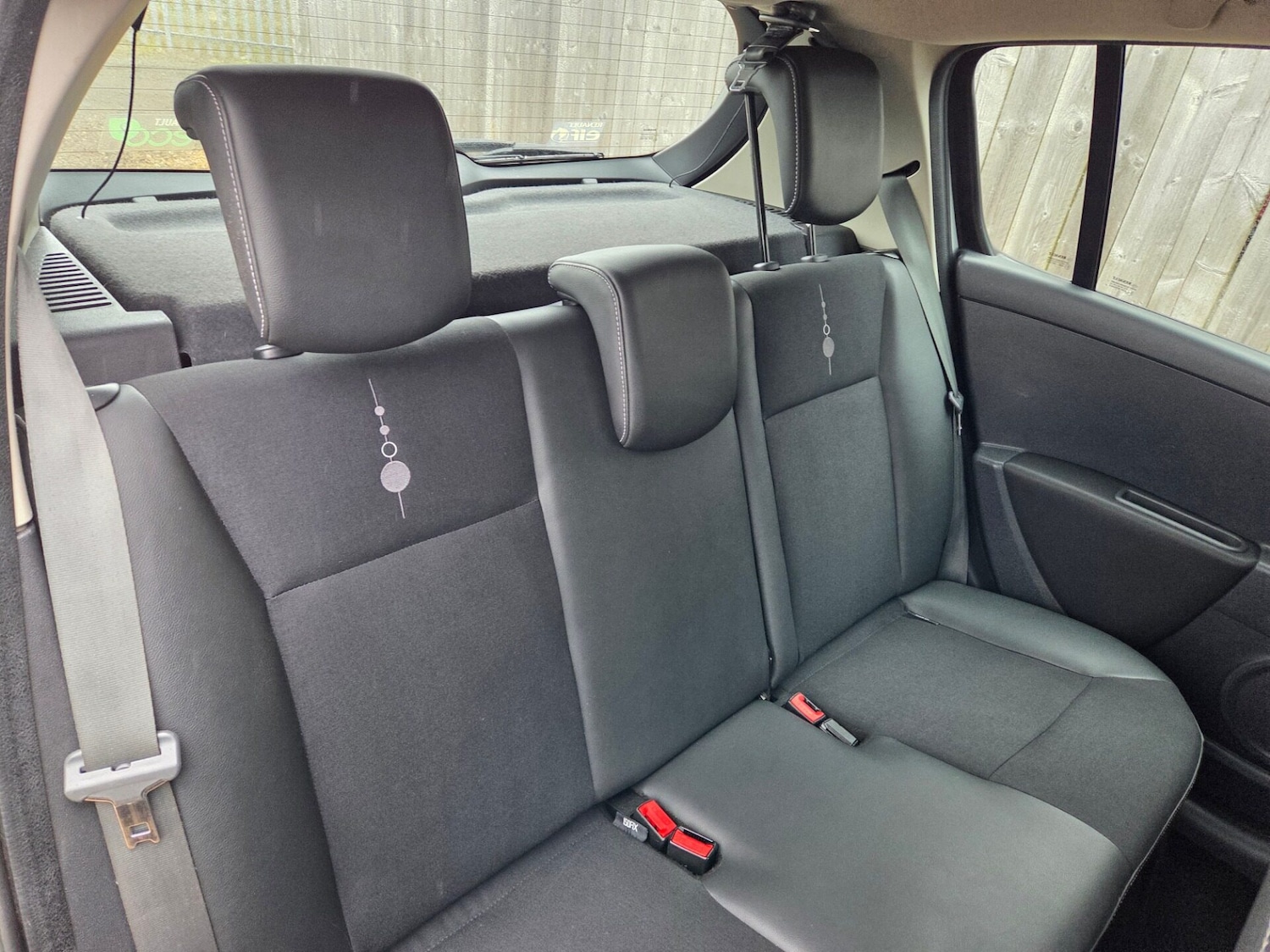 Used Renault Clio 2011 for sale - 76037328: Photo 20