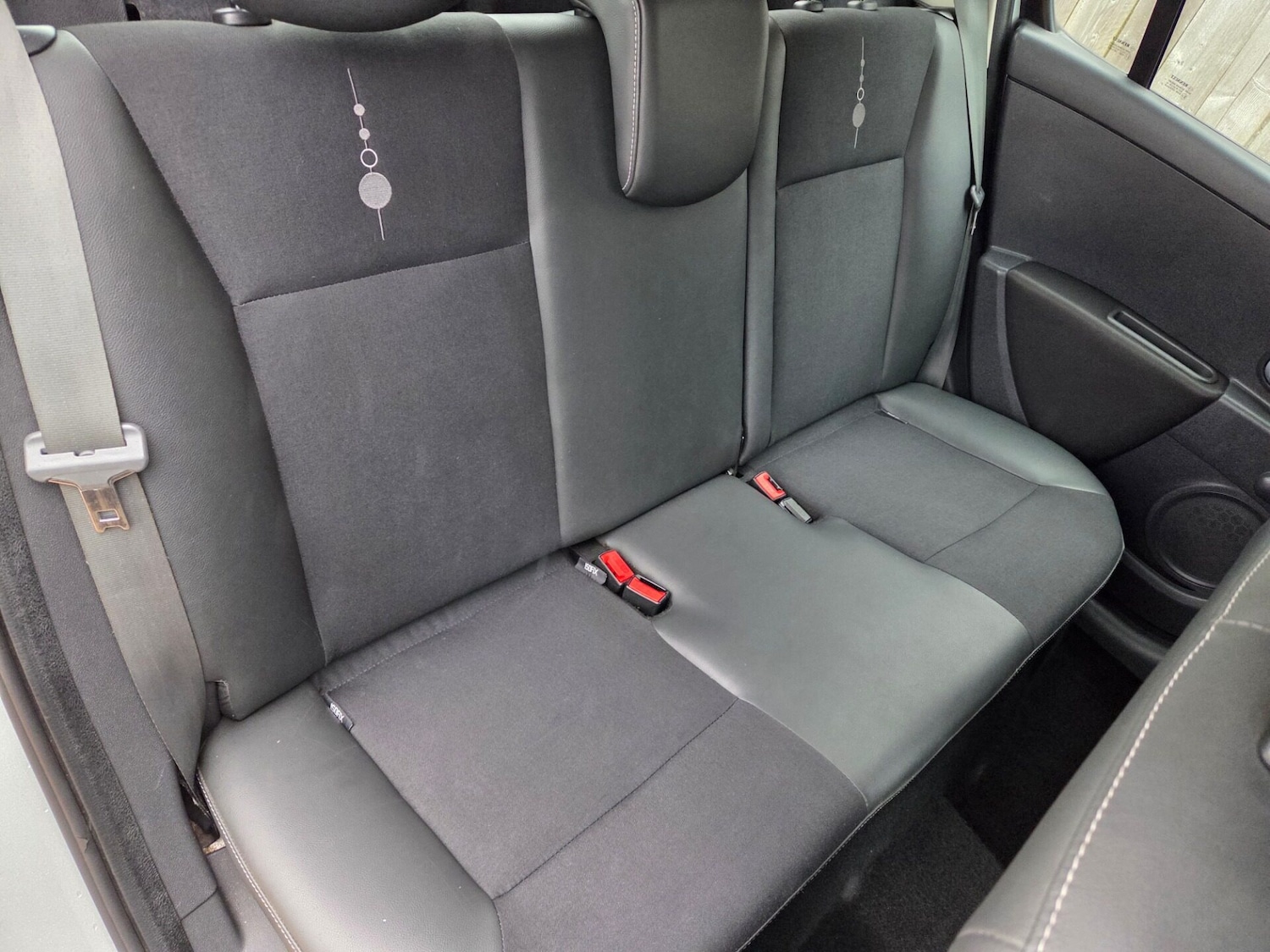 Used Renault Clio 2011 for sale - 76037328: Photo 21