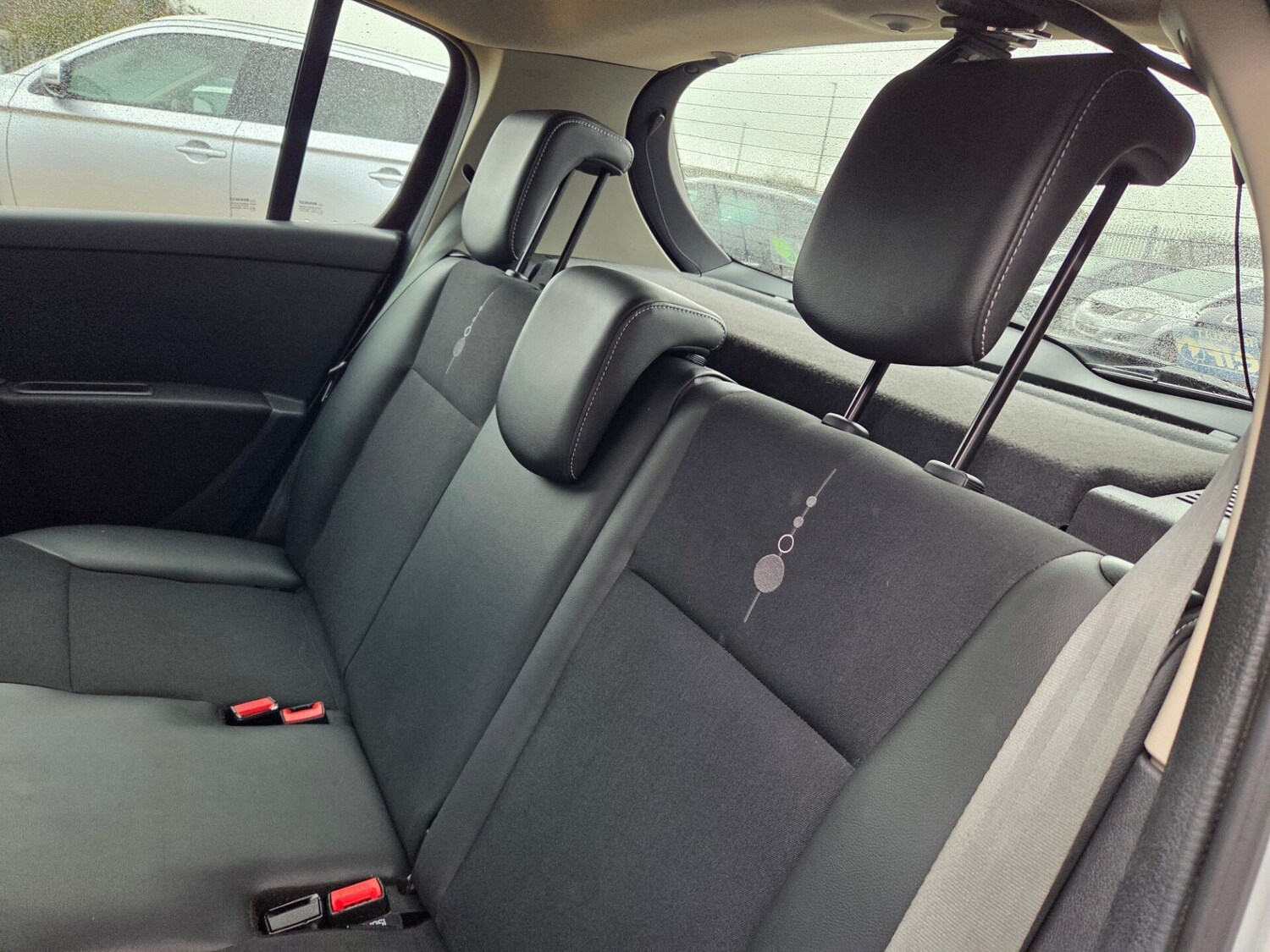 Used Renault Clio 2011 for sale - 76037328: Photo 24