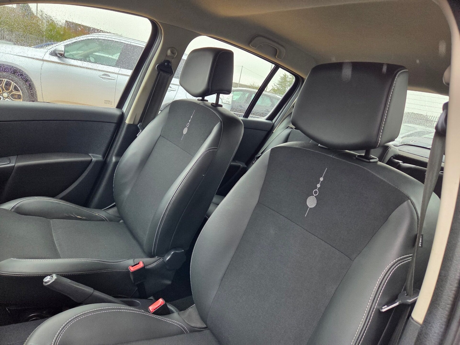 Used Renault Clio 2011 for sale - 76037328: Photo 28