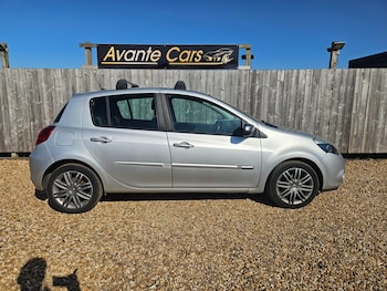 Used Renault Clio 2011 for sale - 76037328: Photo