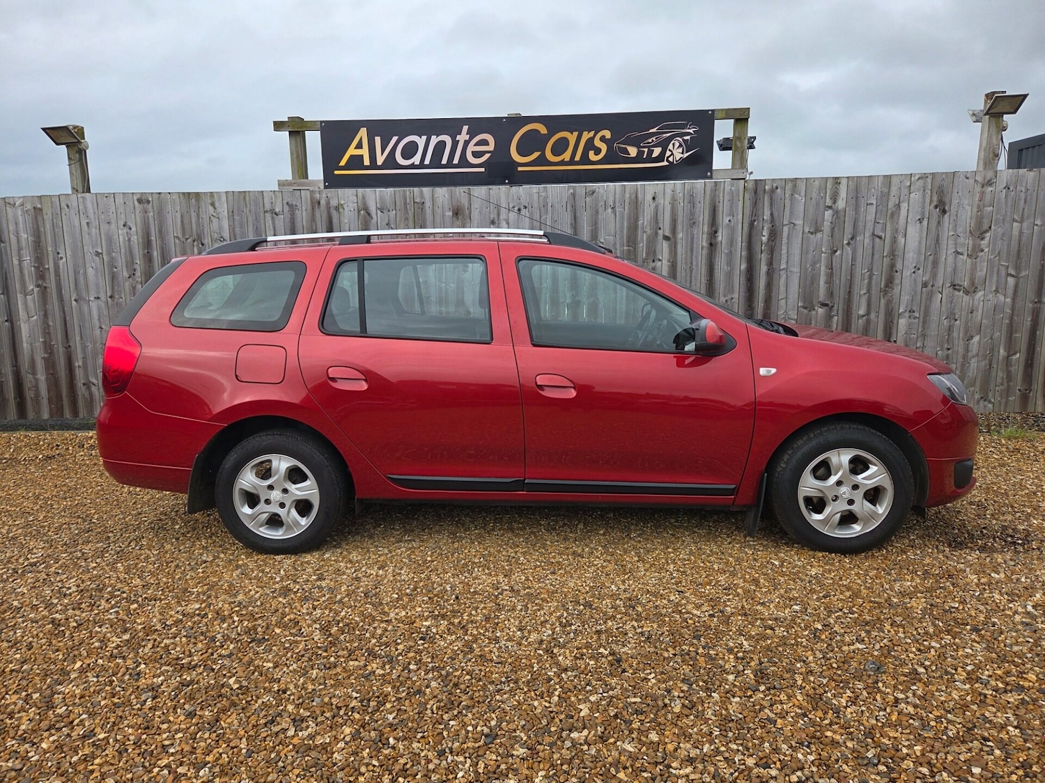 Used Dacia Logan MCV 2014 for sale - 76819799: Photo 2