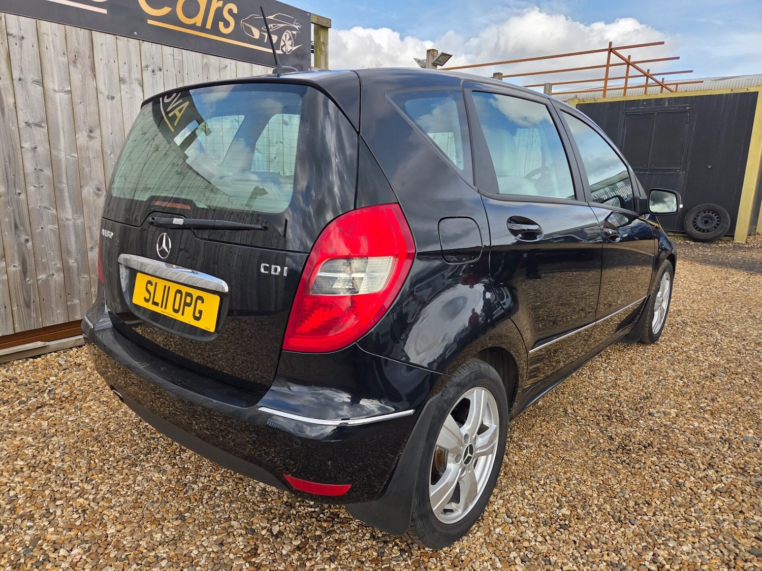 Used Mercedes-Benz A-Class 2011 for sale - 77945548: Photo 3