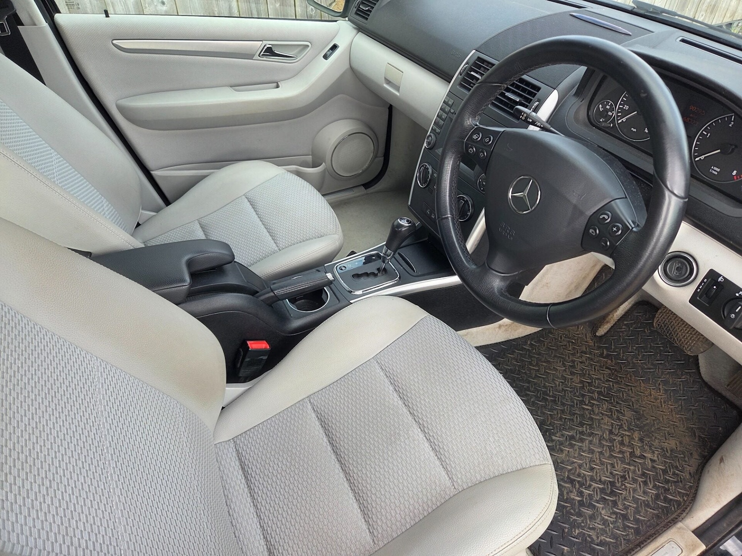 Used Mercedes-Benz A-Class 2011 for sale - 77945548: Photo 7