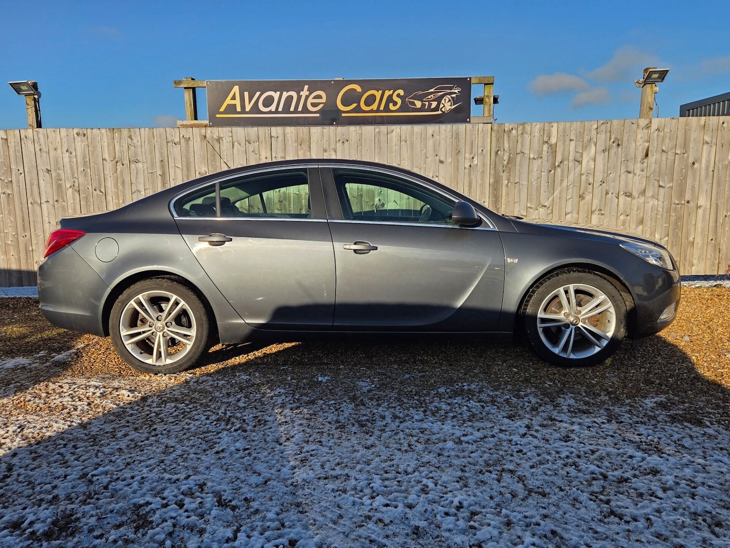 Used Vauxhall Insignia 2011 for sale - 76616997: Photo 2