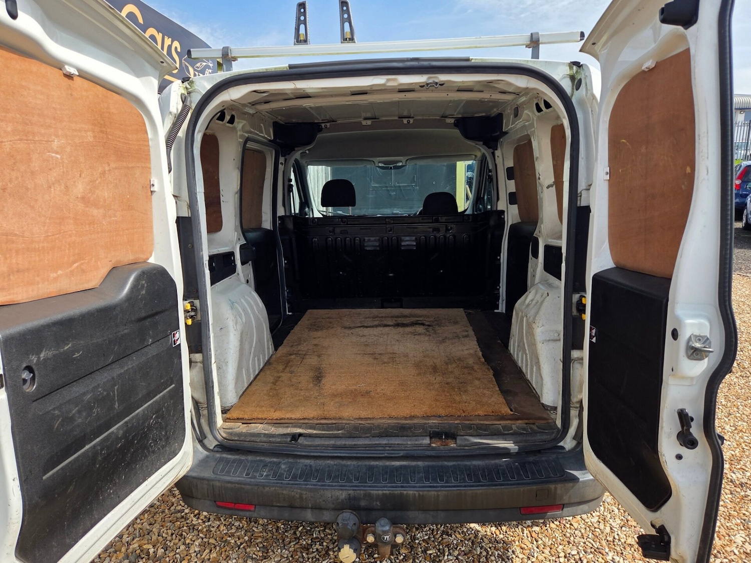 Used Vauxhall Combo 2015 for sale - 76040296: Photo 14