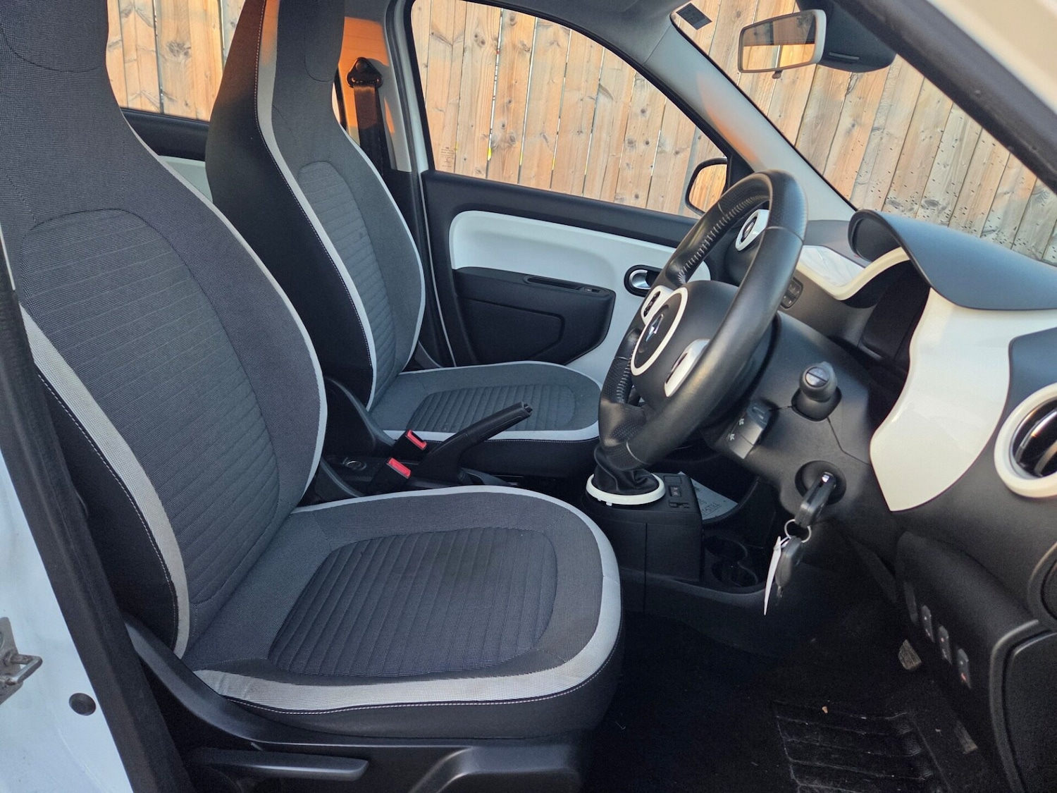 Used Renault Twingo 2015 for sale - 77107040: Photo 5