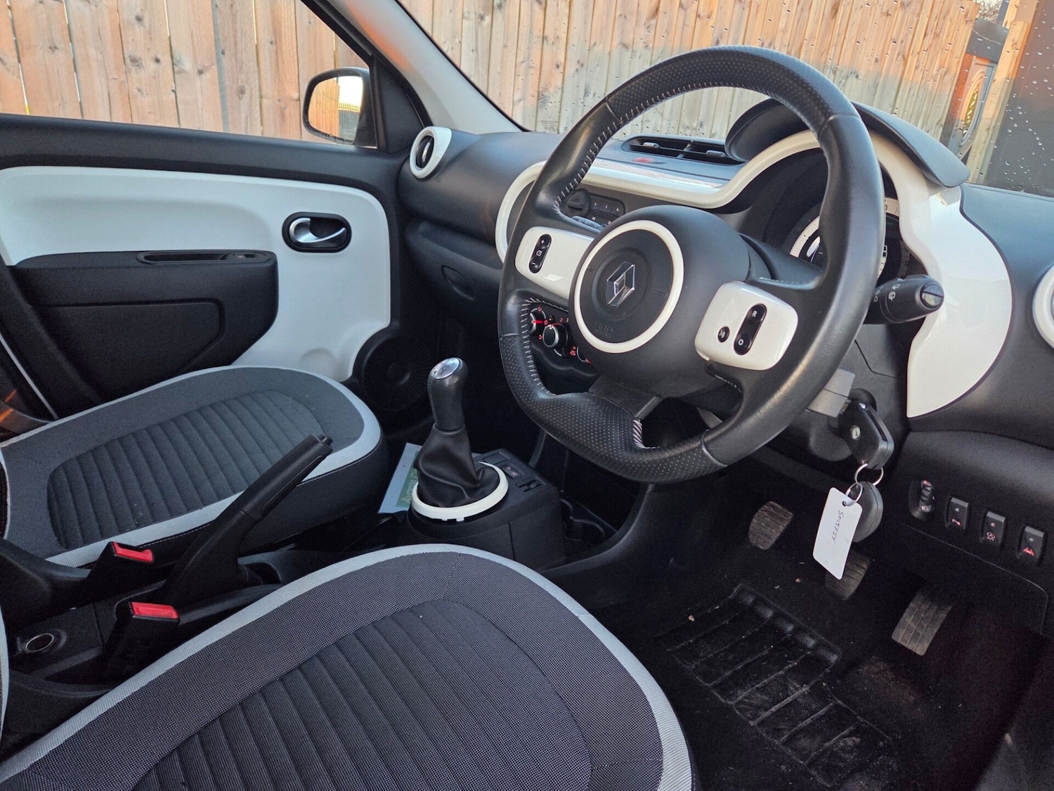 Used Renault Twingo 2015 for sale - 77107040: Photo 6