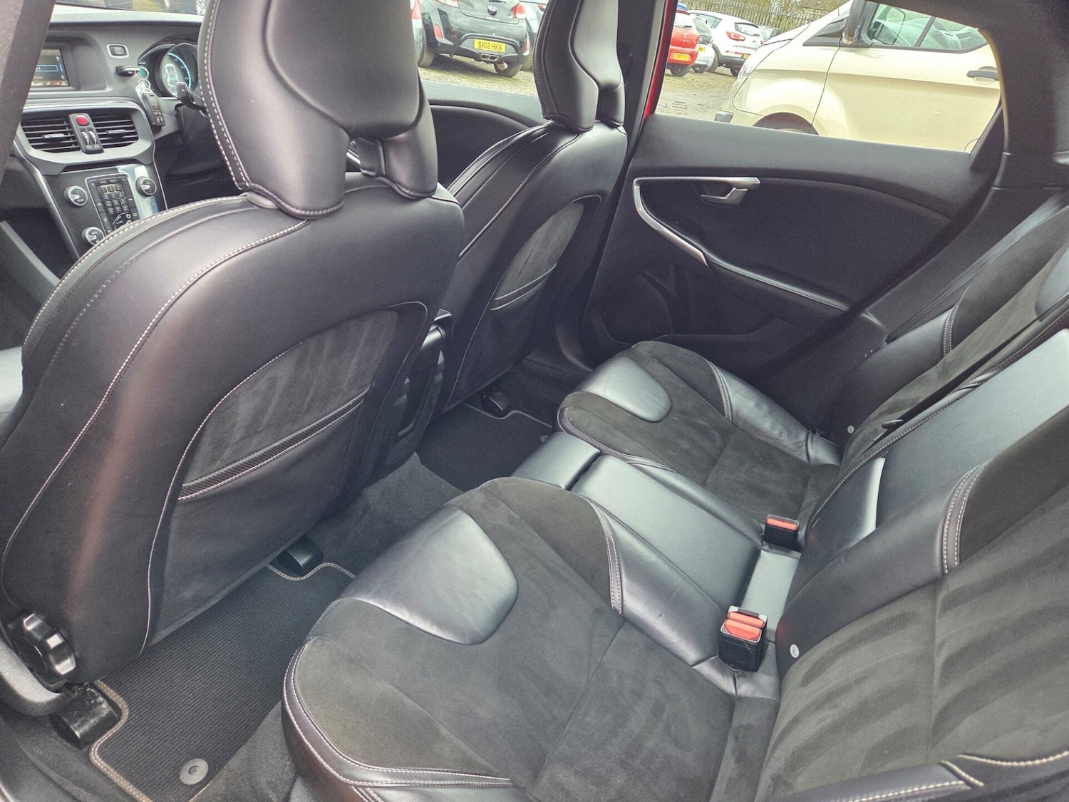 Used Volvo V40 2015 for sale - 77340668: Photo 25