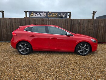 Used Volvo V40 2015 for sale - 77340668: Photo