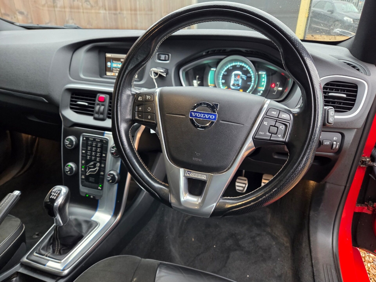 Used Volvo V40 2015 for sale - 77340668: Photo 8