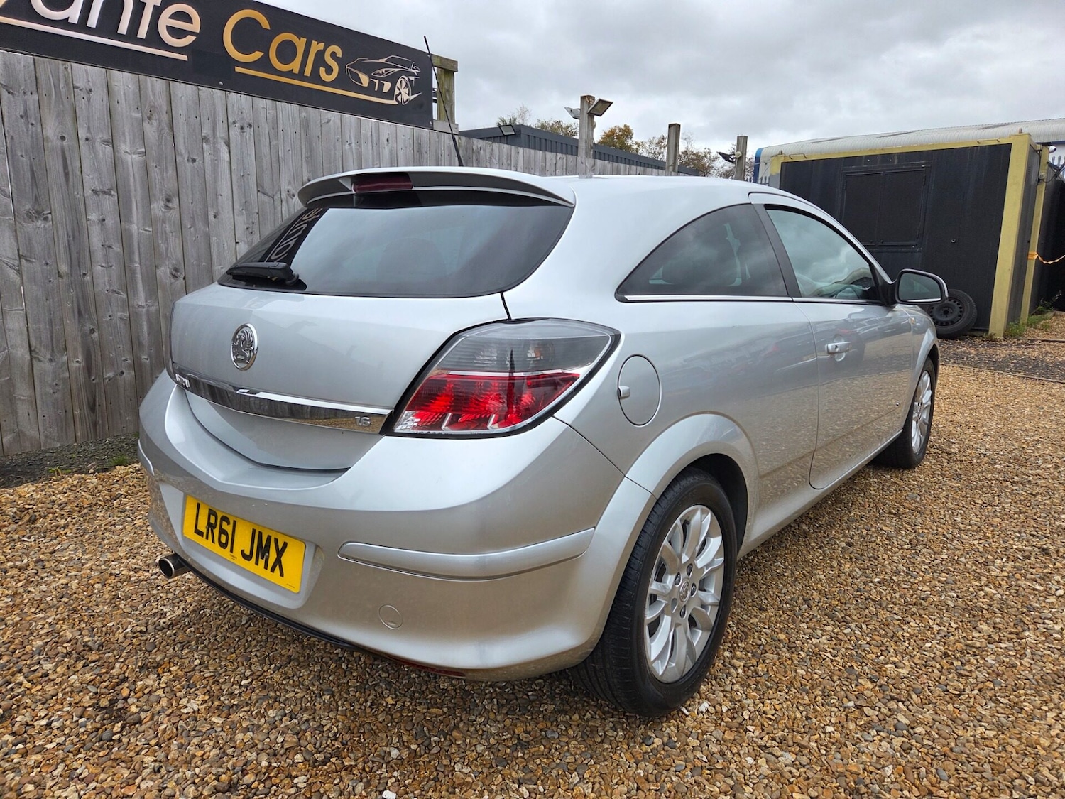 Used Vauxhall Astra 2011 for sale - 76895912: Photo 3