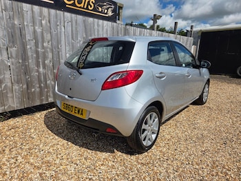 Used Mazda Mazda2 2011 for sale - 75223208: Photo