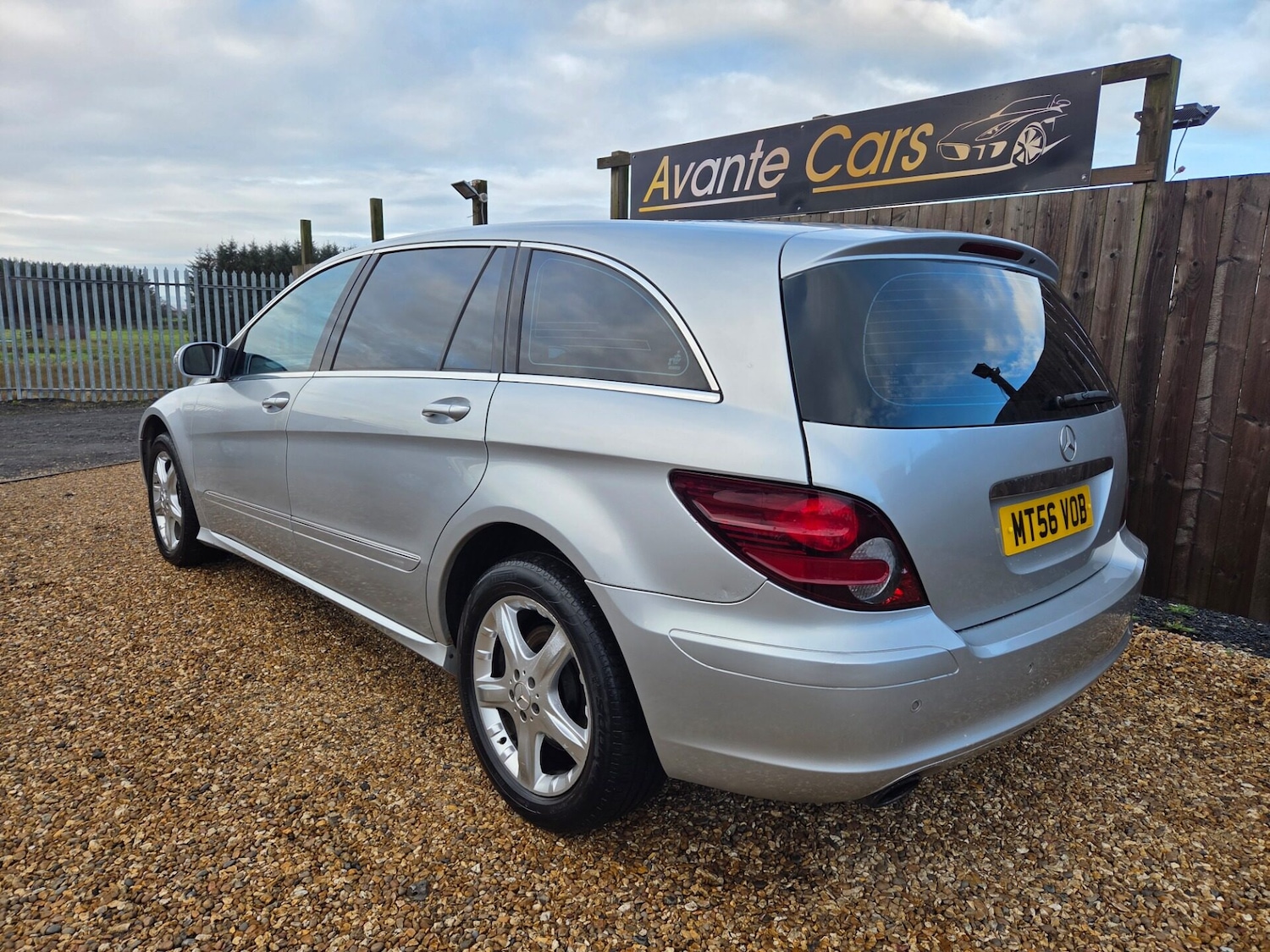 Used Mercedes-Benz R Class 2007 for sale - 76413850: Photo 5