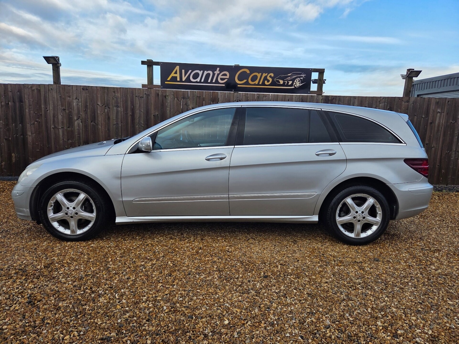 Used Mercedes-Benz R Class 2007 for sale - 76413850: Photo 6